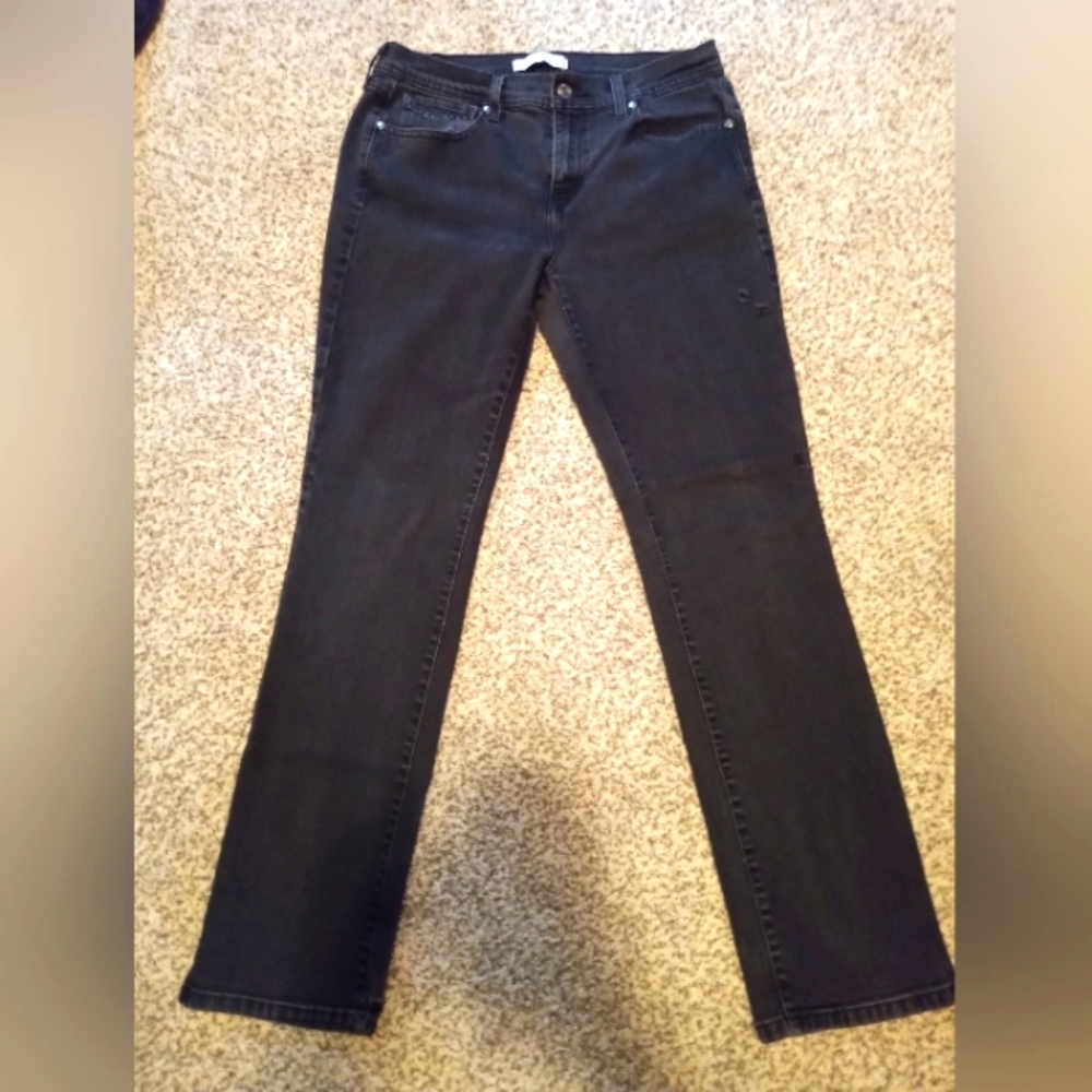 Women's straight leg Levi Strauss & Co jeans